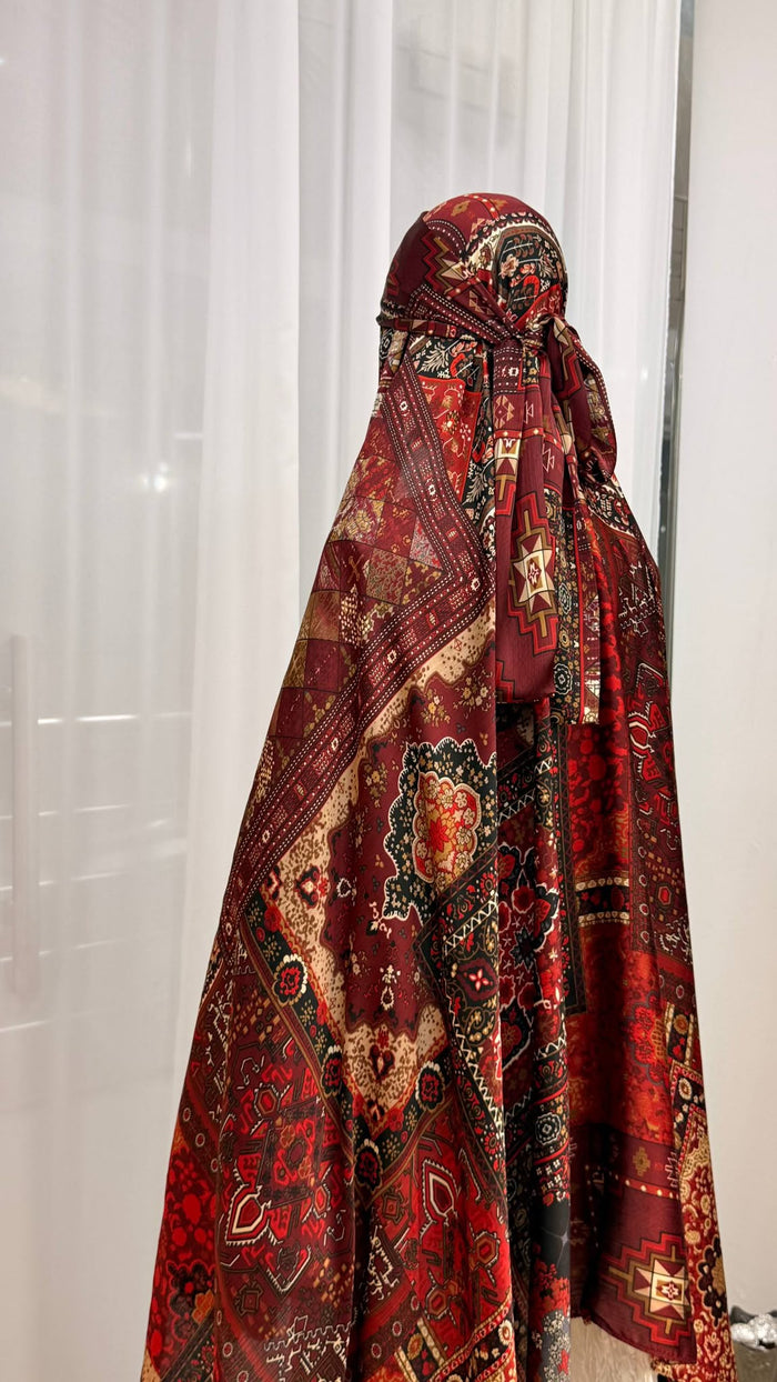 Taïssia — drapé et motifs