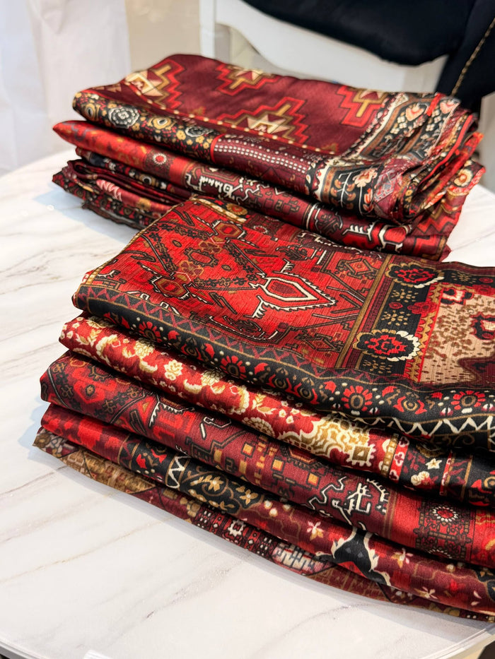 Taïssia — drapé et motifs